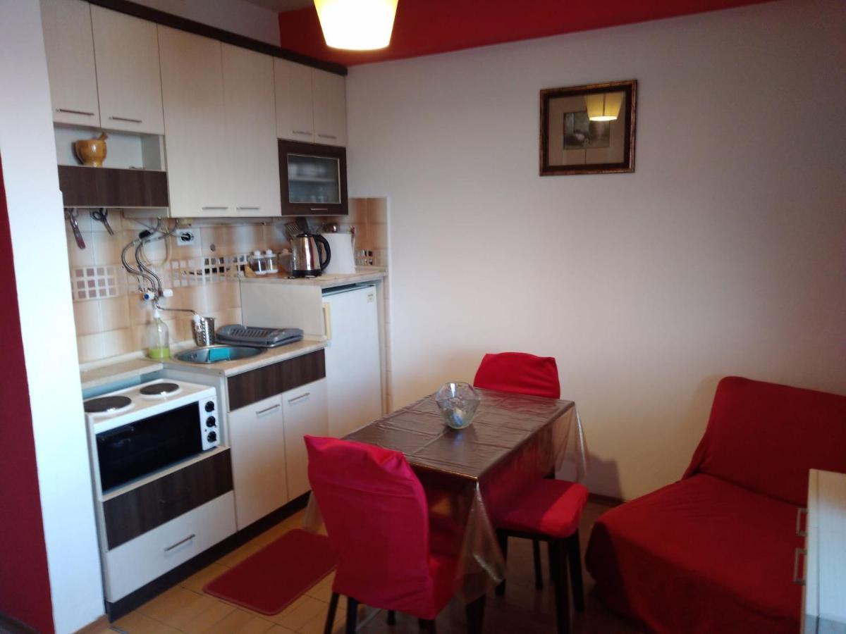 Skopje City Center Red Apartment المظهر الخارجي الصورة