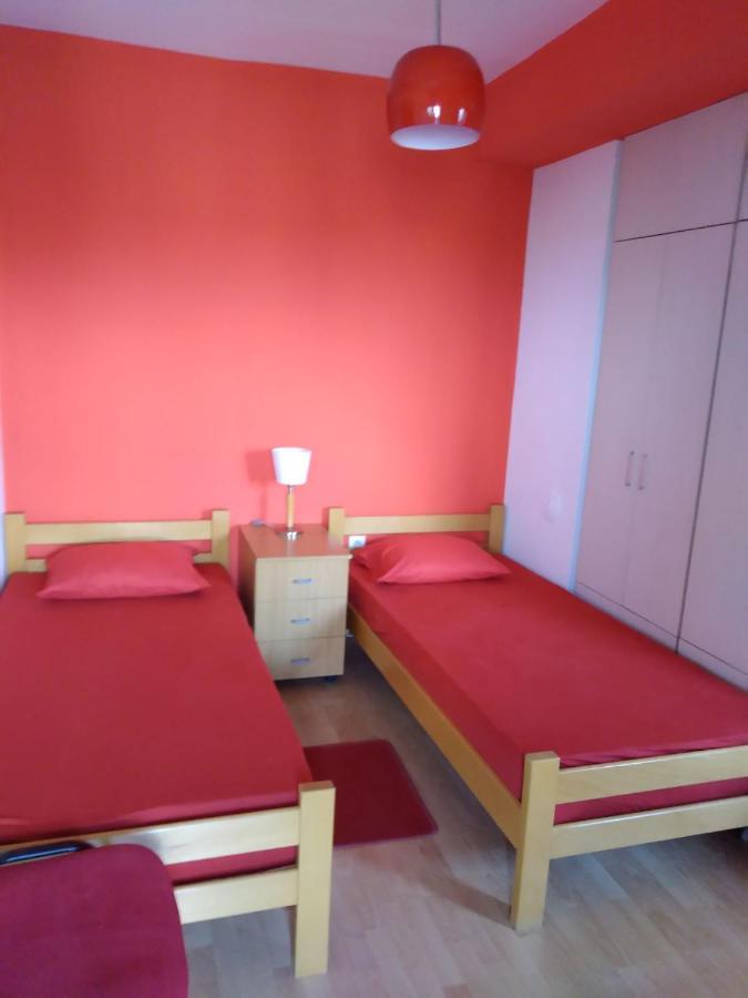 Skopje City Center Red Apartment المظهر الخارجي الصورة
