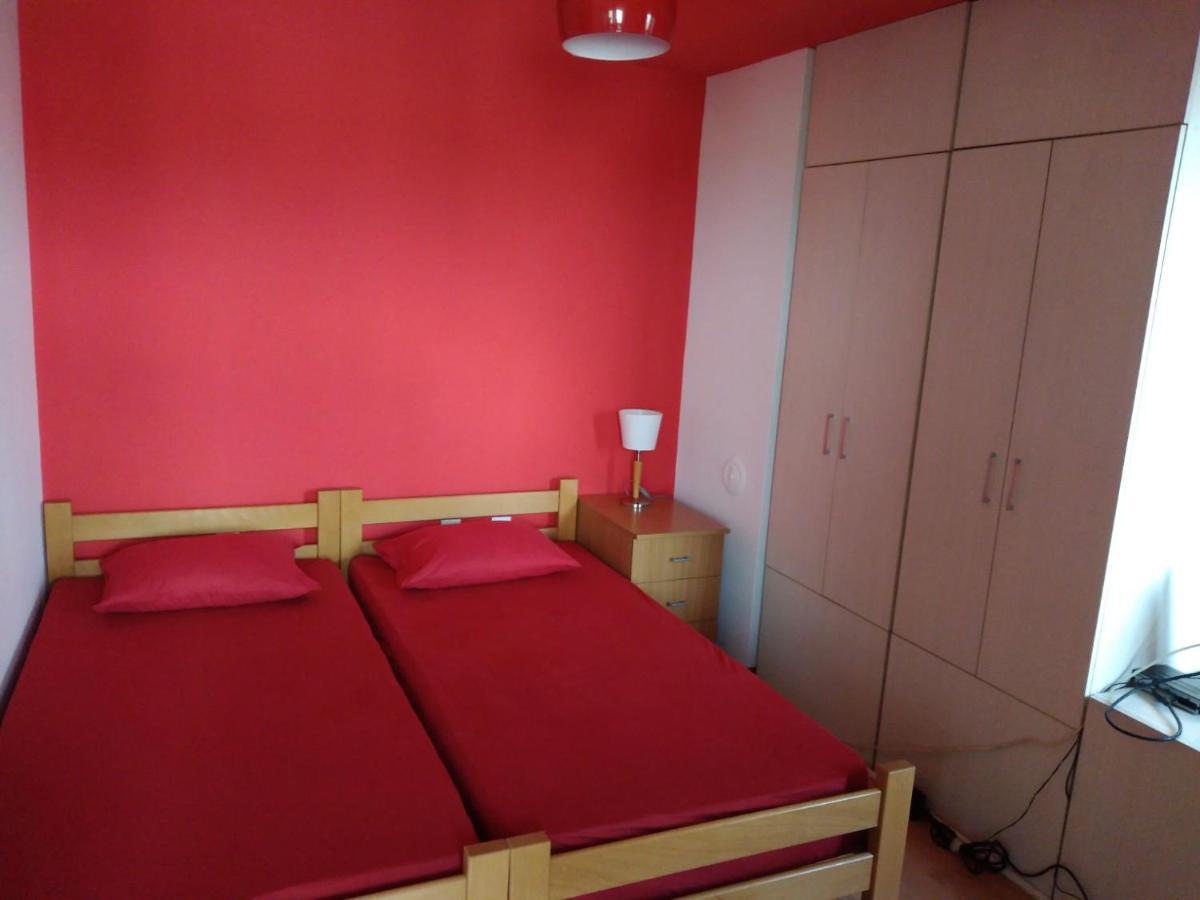 Skopje City Center Red Apartment المظهر الخارجي الصورة